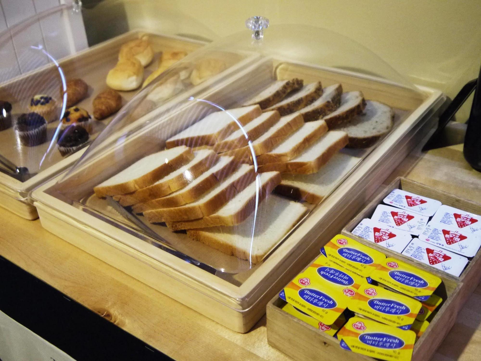 Lee & No Guesthouse Hongdae 首爾 外观 照片
